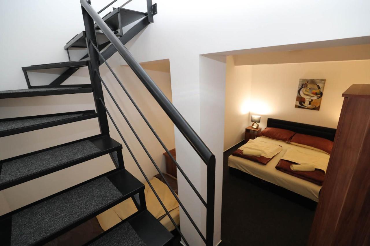 Hotel California บูดาเปสต์ ภายนอก รูปภาพ